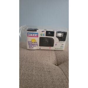 Jazz 35 mm single use camera with film and flash DZ50 Model sealed